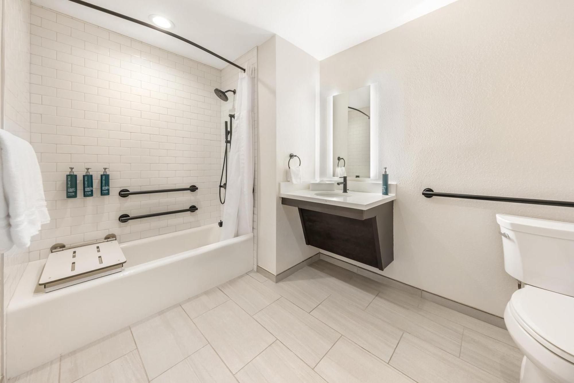 1 BEDROOM 1 KING ACCESSIBLE HEARING W or BATHTUB